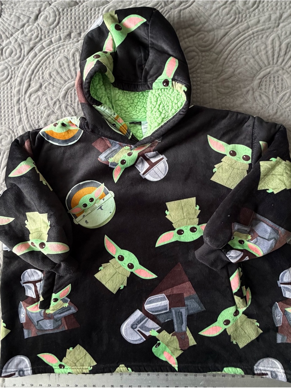 Star Wars Grogu Baby Yoda Sherpa Lined Hoodie Pullover One Size Black Fleece